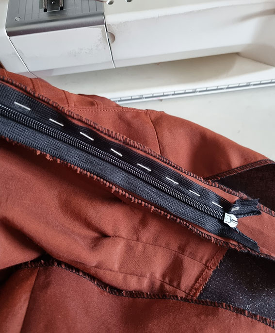 The invisible zipper basted.